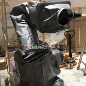 鋼廠測溫機器人防護服在鋼鐵行業(yè)中的應用