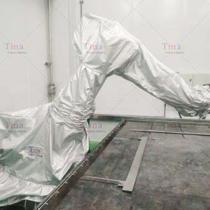 潮濕環(huán)境下庫卡機器人防水防護服的強大功能