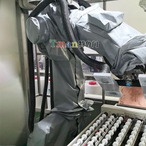 解析機(jī)器人防腐蝕防護(hù)服的性能與重要性