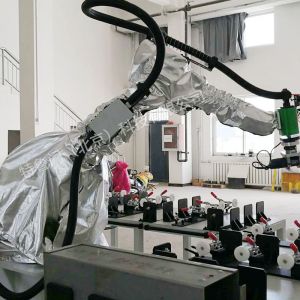 拋光打磨機(jī)器人防護(hù)服：多種防護(hù)效果與原理解析