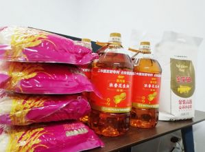 中秋佳節(jié)即將來臨，特魯門為員工派發(fā)節(jié)日禮包！