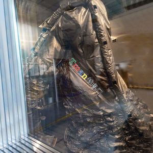 機(jī)器人環(huán)境倉(cāng)防護(hù)服的特點(diǎn)及必要性